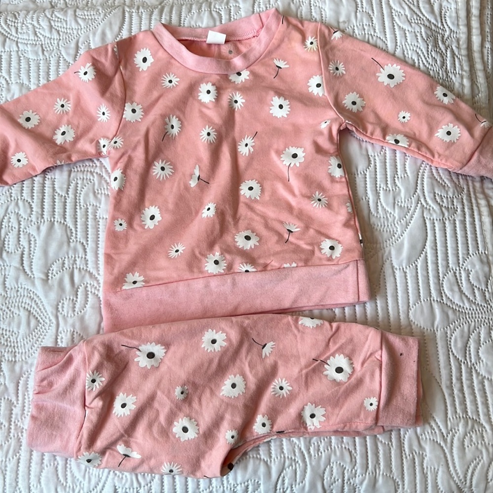 Sweater and sweatpants set